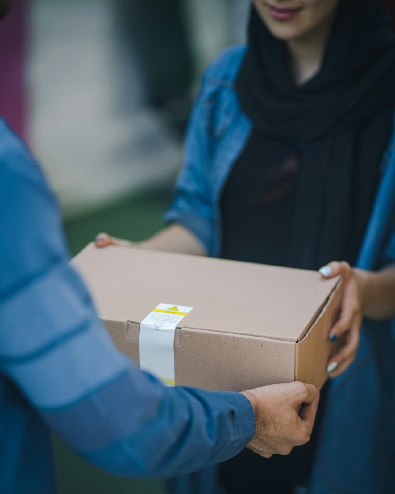 Secure packaging for postal gold valuation