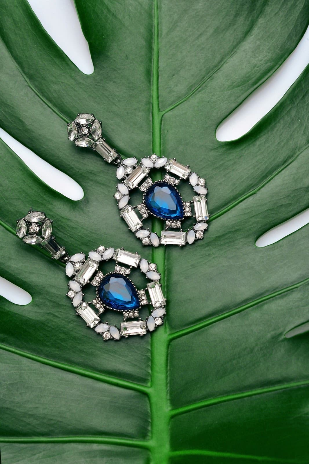 Precision jewellery engraving